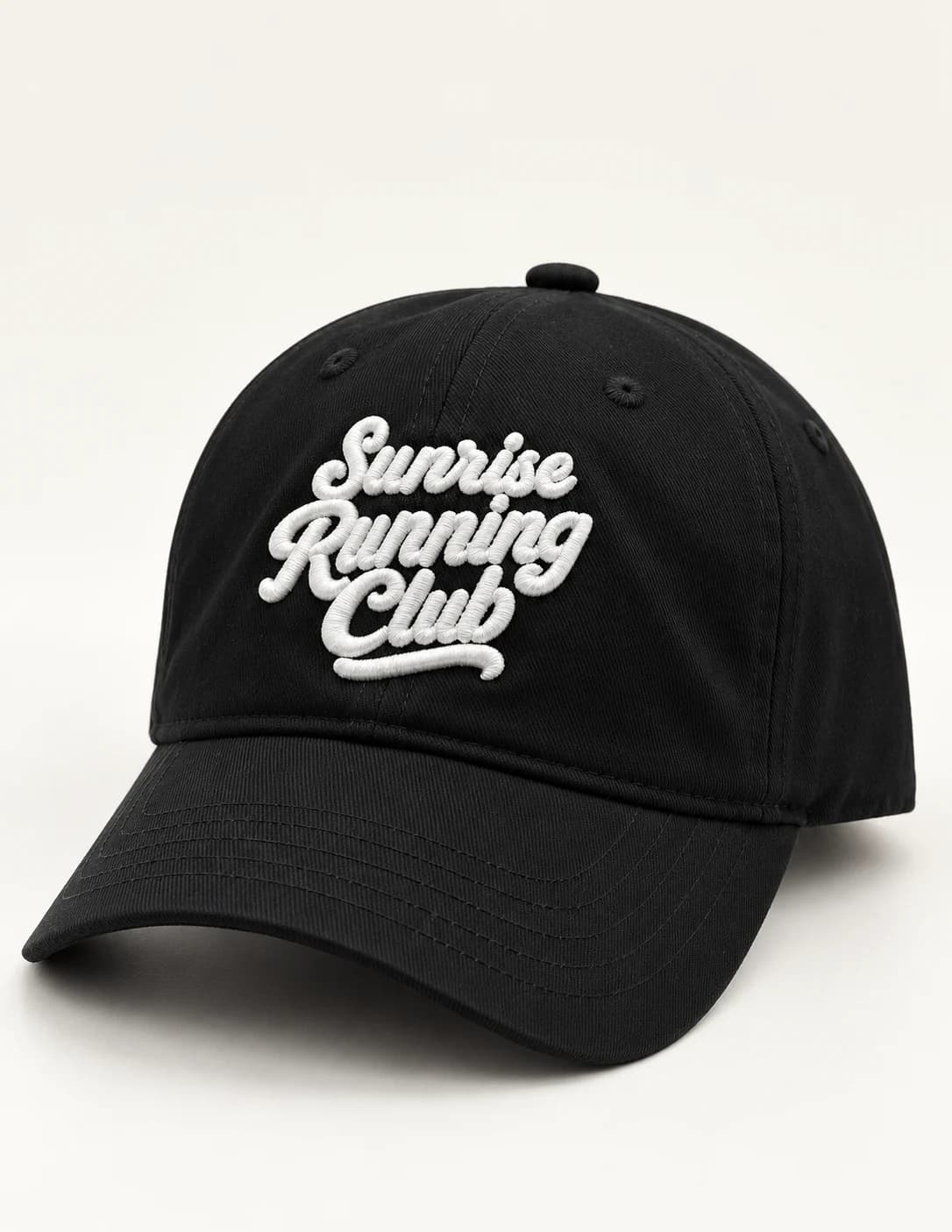 Gorra Running Club en negro, con frase Sunrise Running Club.