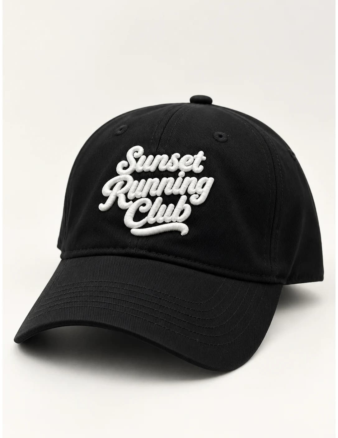 Gorra Running Club en negro, con frase Sunset Running Club.