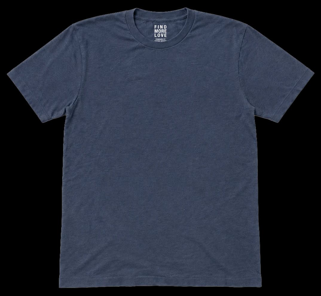 Playera Vintage en marino deslavado, con parche beige.